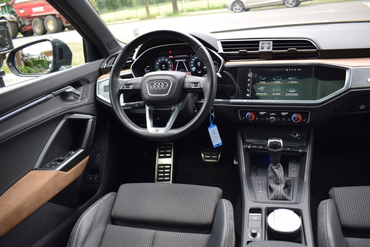Vehicle Image 24