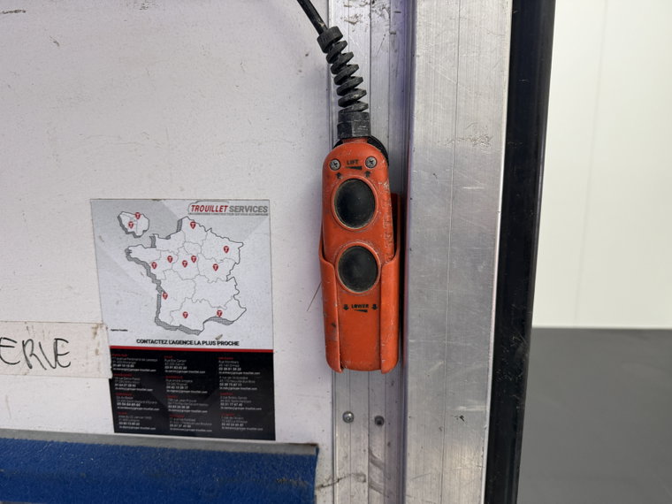 Vehicle Image 22
