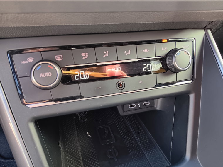 Vehicle Image 26