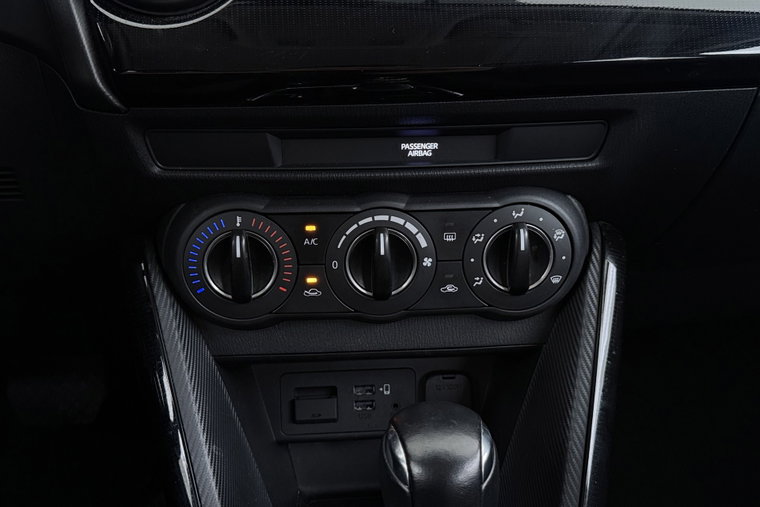 Vehicle Image 23