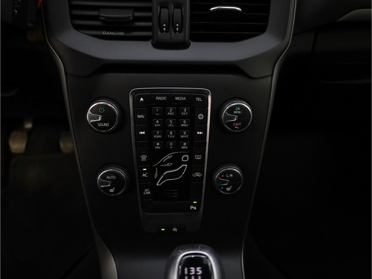 Vehicle Image 28