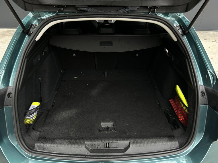 Vehicle Image 32