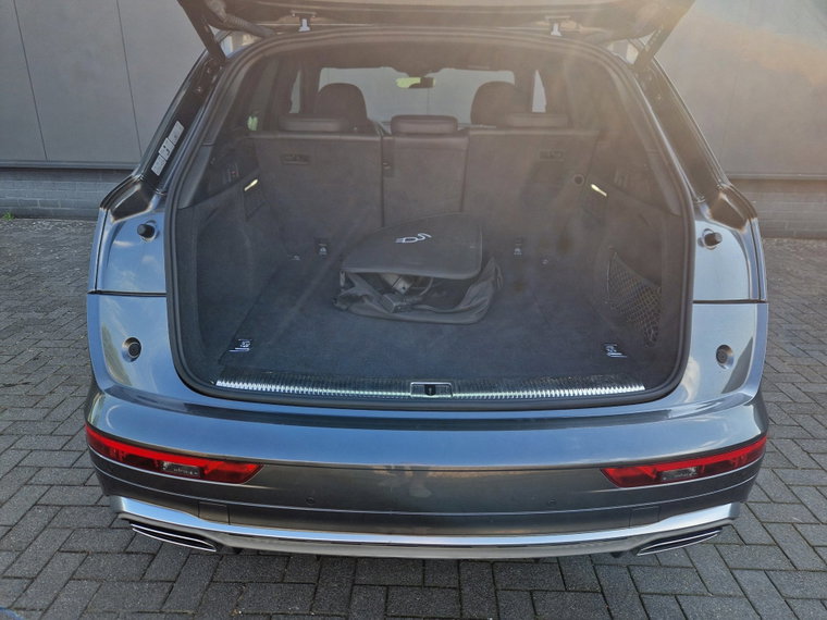Vehicle Image 35
