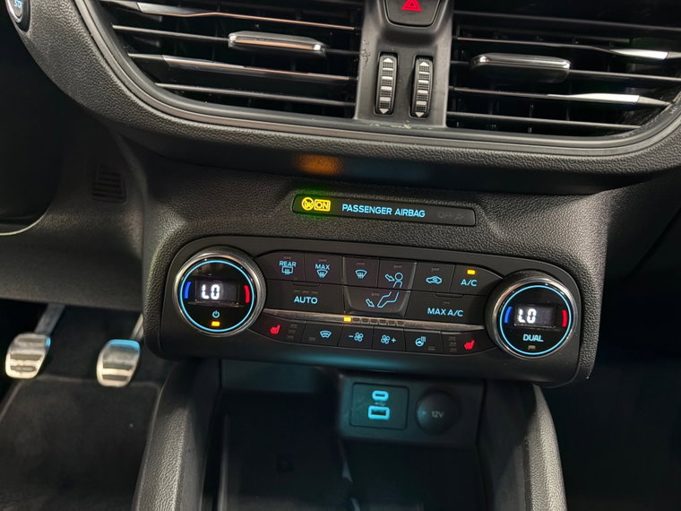 Vehicle Image 32