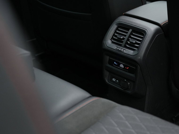 Vehicle Image 40