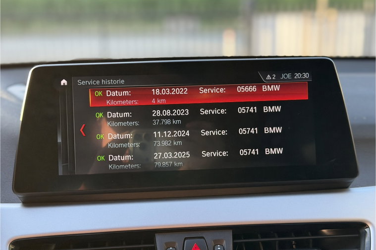 Vehicle Image 32