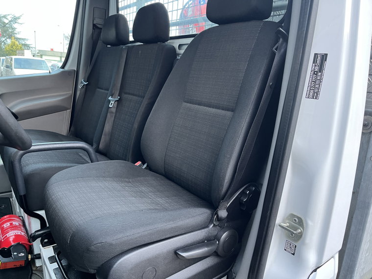 Vehicle Image 38