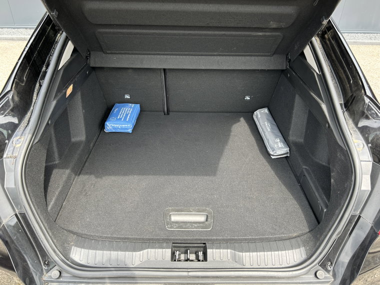 Vehicle Image 24