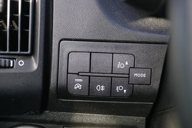 Vehicle Image 24