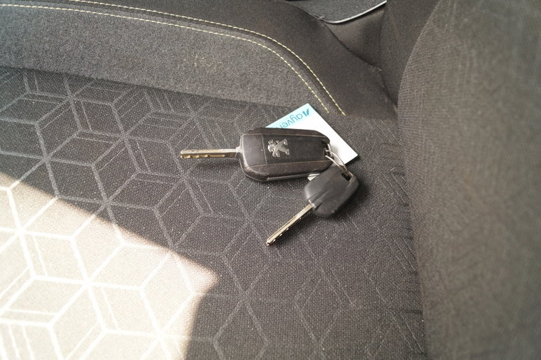 Vehicle Image 21