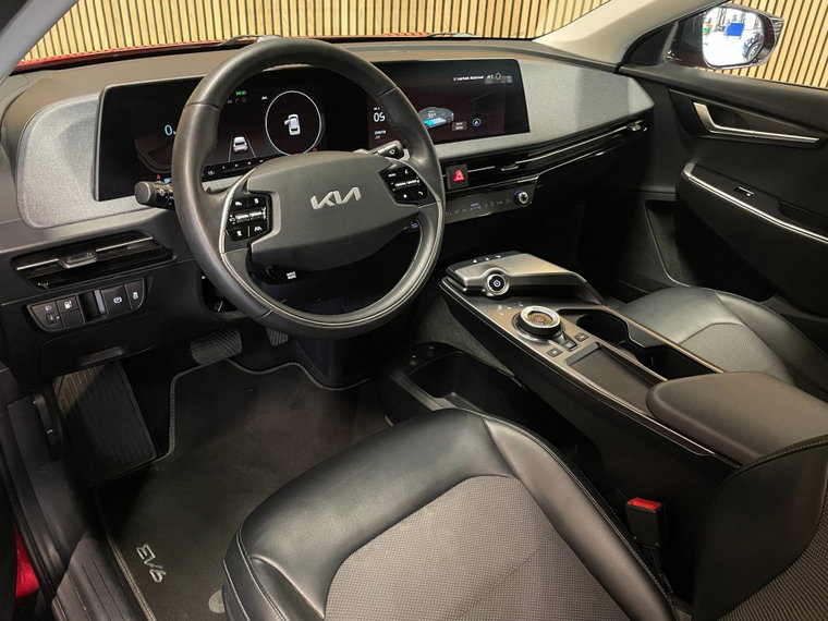 Vehicle Image 23