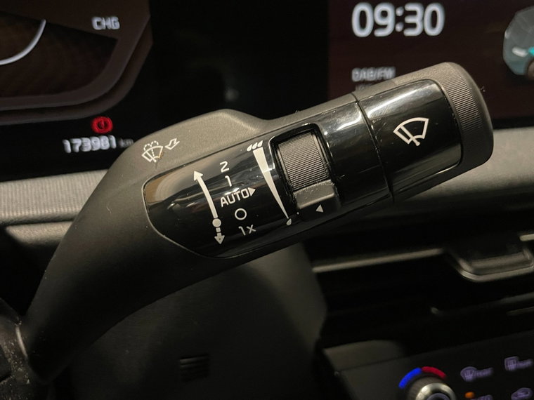 Vehicle Image 40