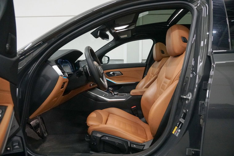 Vehicle Image 23