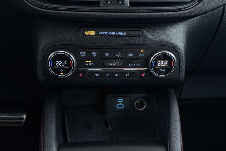Vehicle Image 25