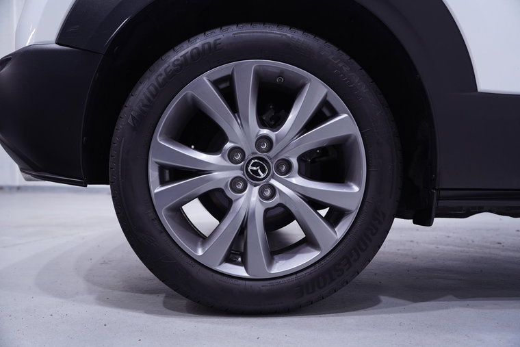 Vehicle Image 21