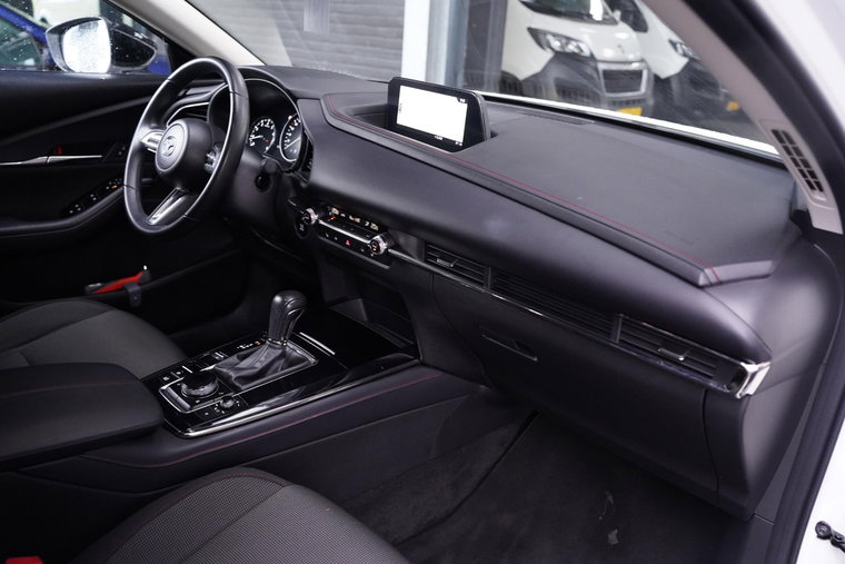 Vehicle Image 32