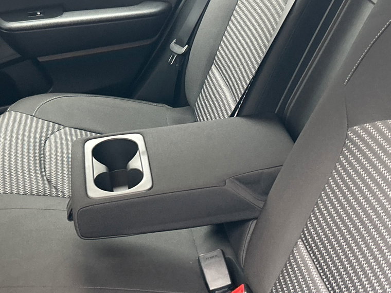 Vehicle Image 32