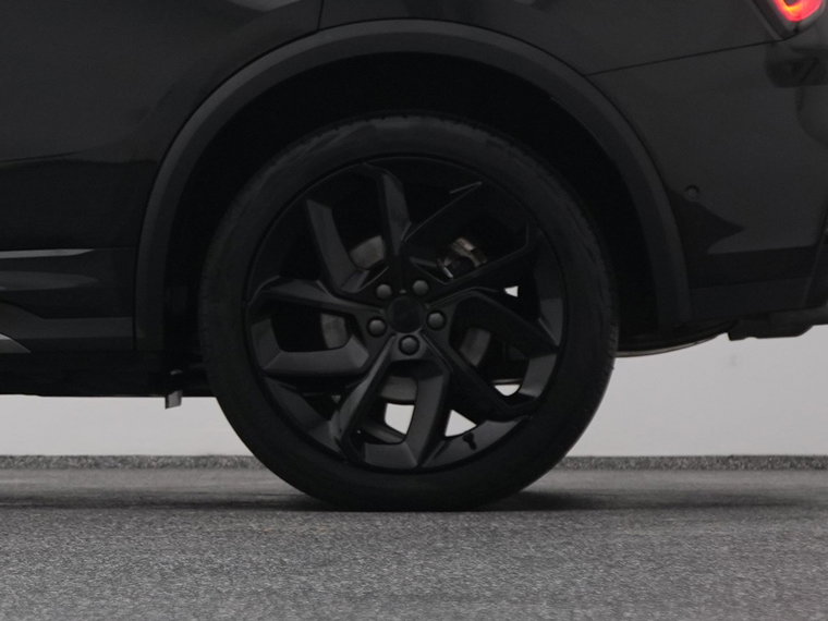 Vehicle Image 40