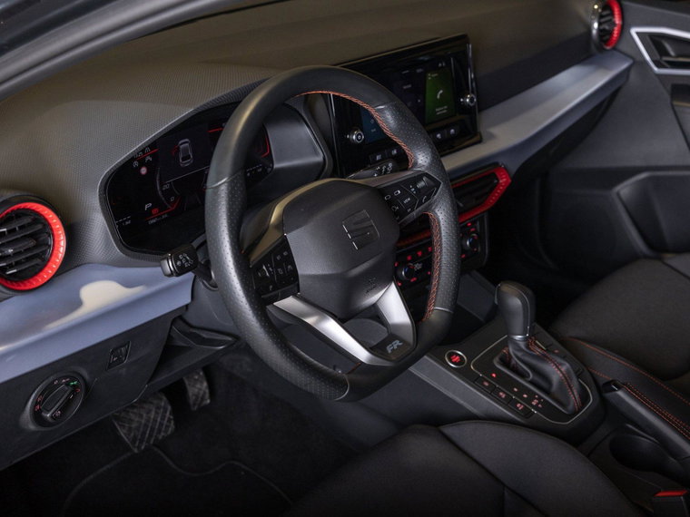 Vehicle Image 32