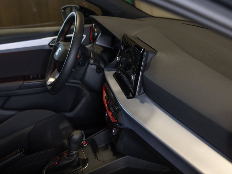 Vehicle Image 33