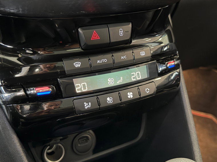 Vehicle Image 24