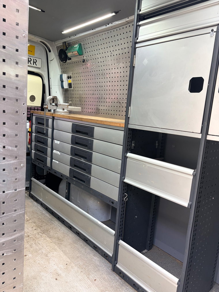 Vehicle Image 38