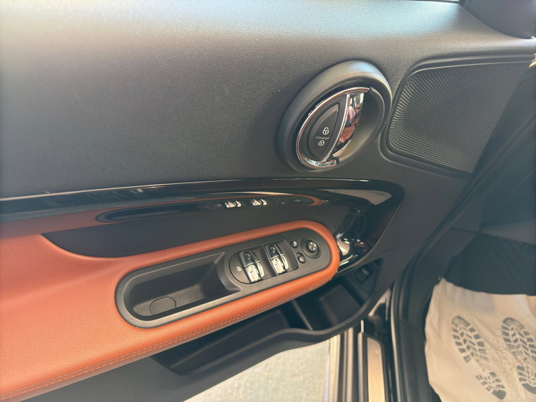 Vehicle Image 26