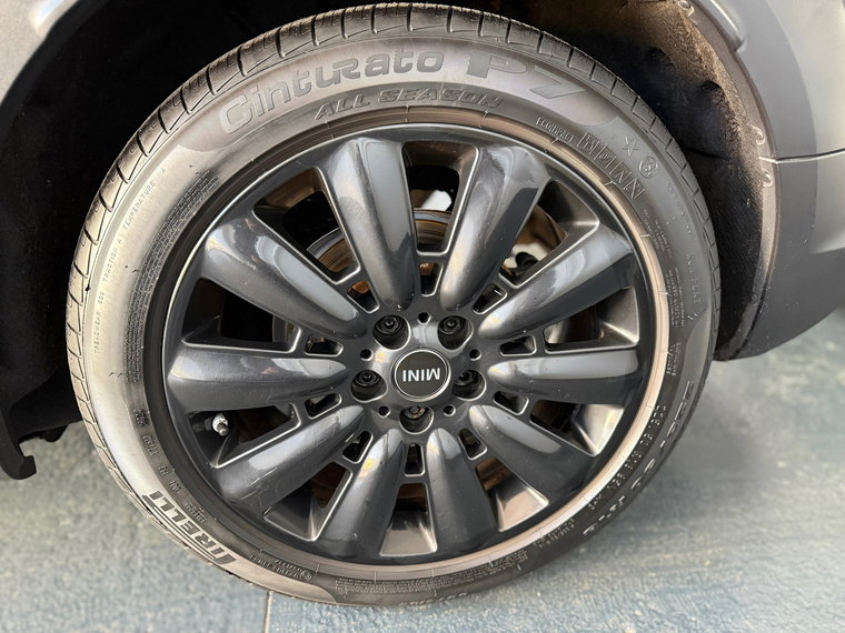 Vehicle Image 40