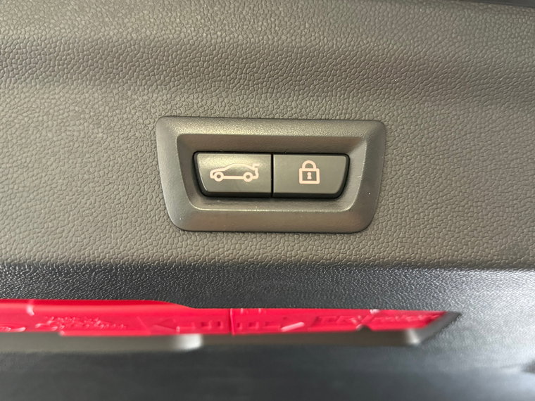Vehicle Image 43