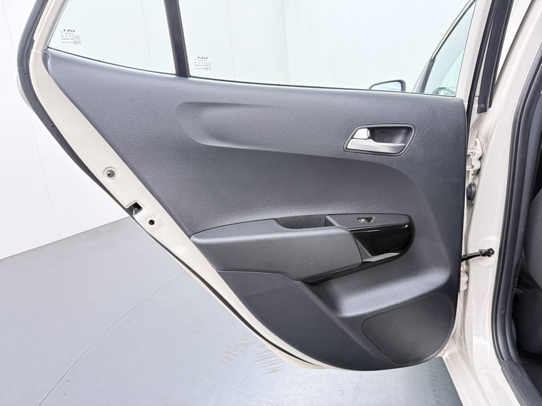 Vehicle Image 35