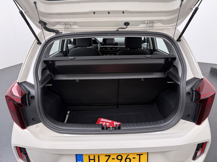 Vehicle Image 38