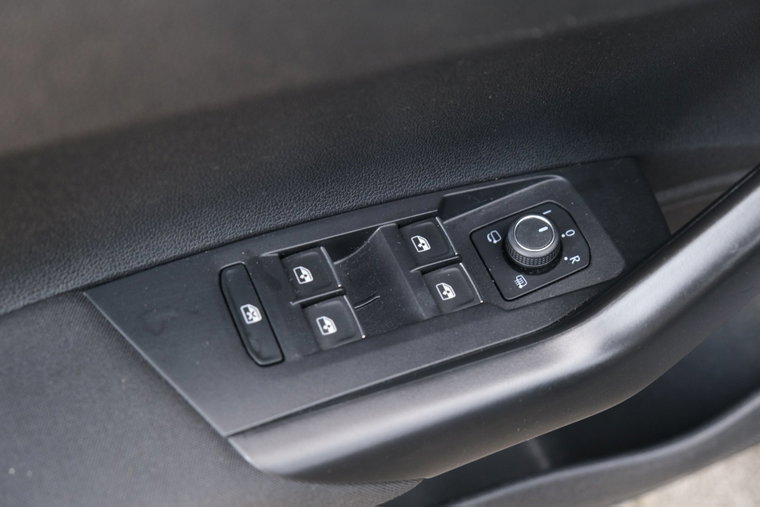 Vehicle Image 28