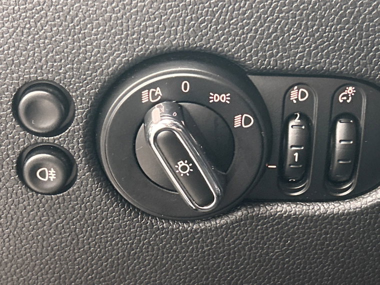 Vehicle Image 26