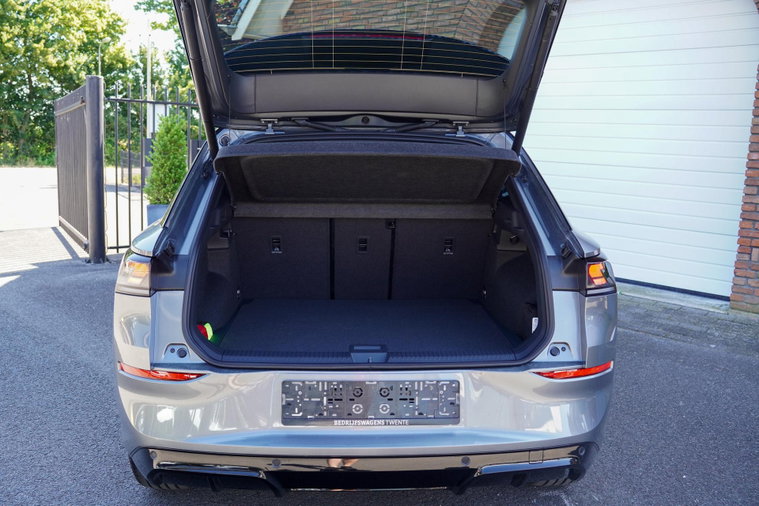 Vehicle Image 23