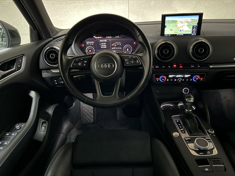 Vehicle Image 27