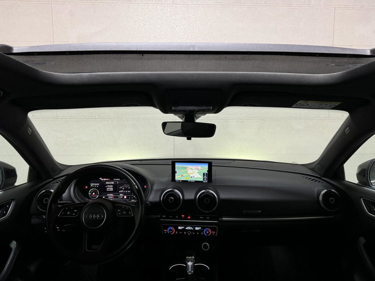 Vehicle Image 28
