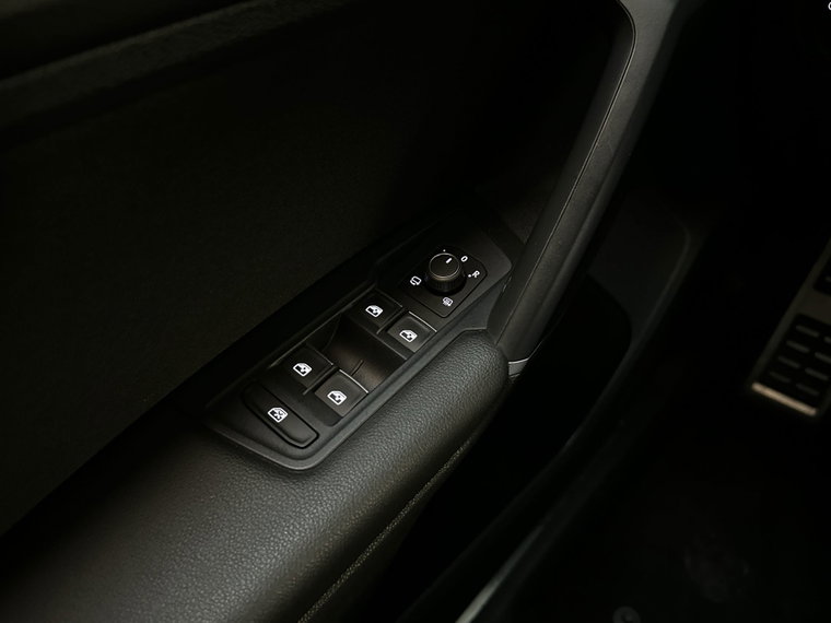 Vehicle Image 27