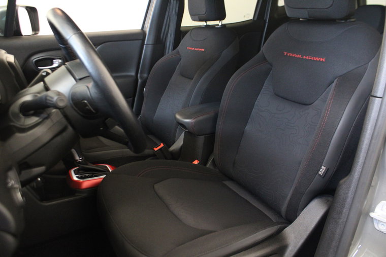 Vehicle Image 16