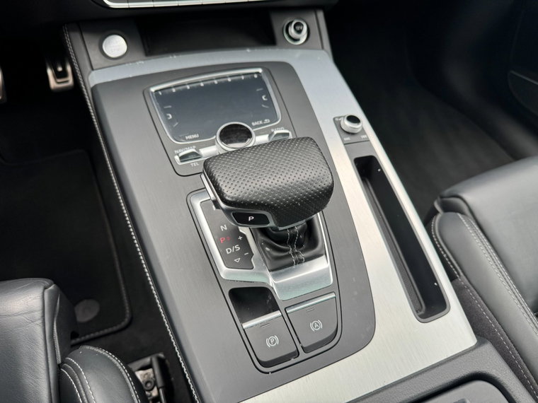 Vehicle Image 30