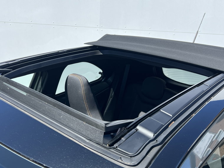 Vehicle Image 28