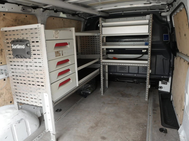 Vehicle Image 12
