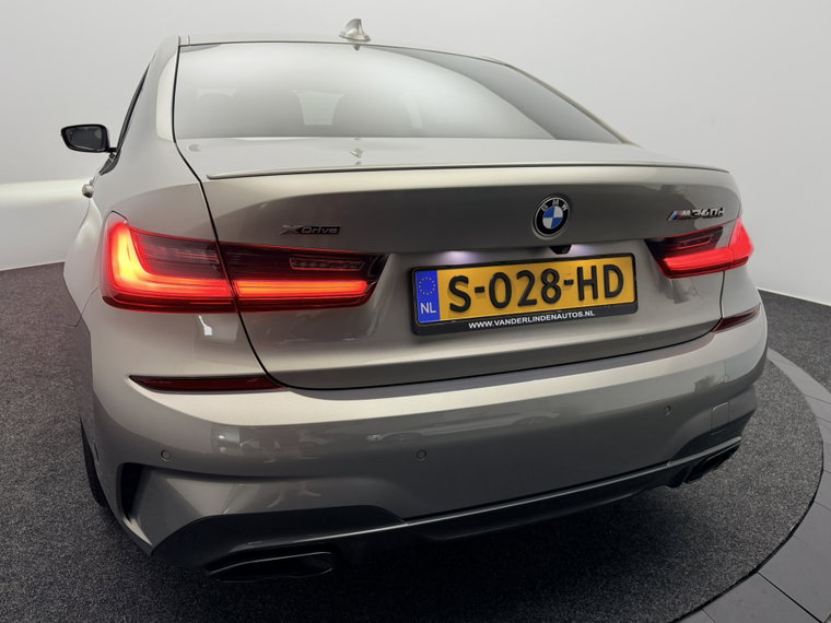 Vehicle Image 32
