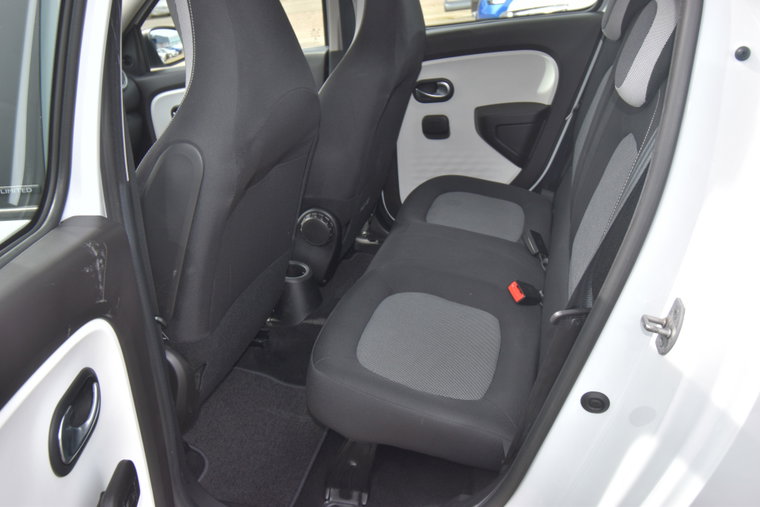 Vehicle Image 16