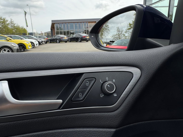 Vehicle Image 26