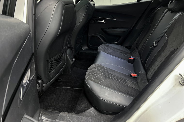 Vehicle Image 23