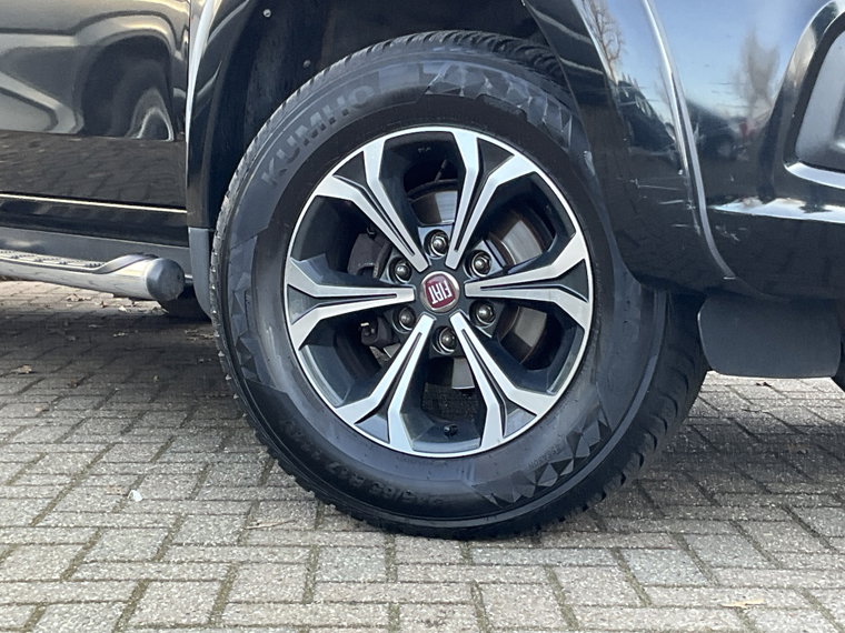 Vehicle Image 38