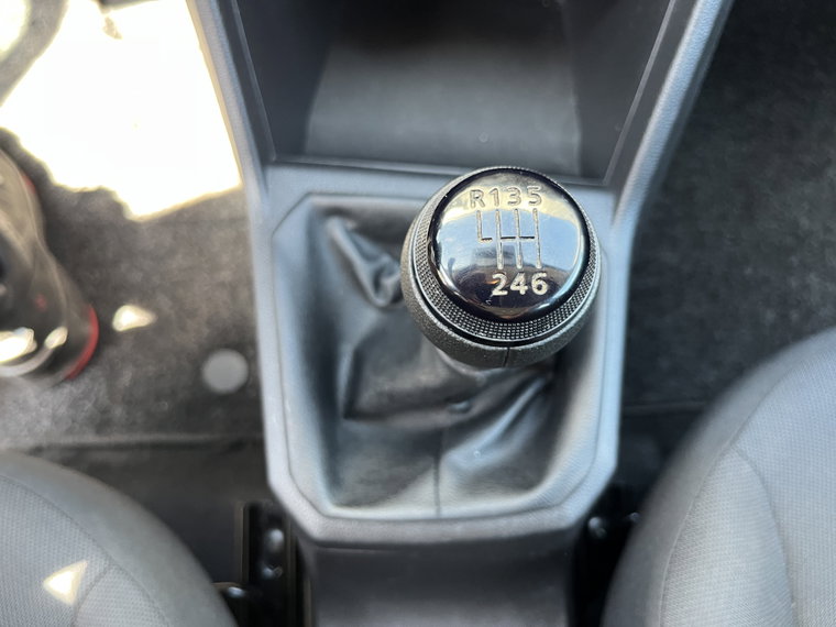 Vehicle Image 32