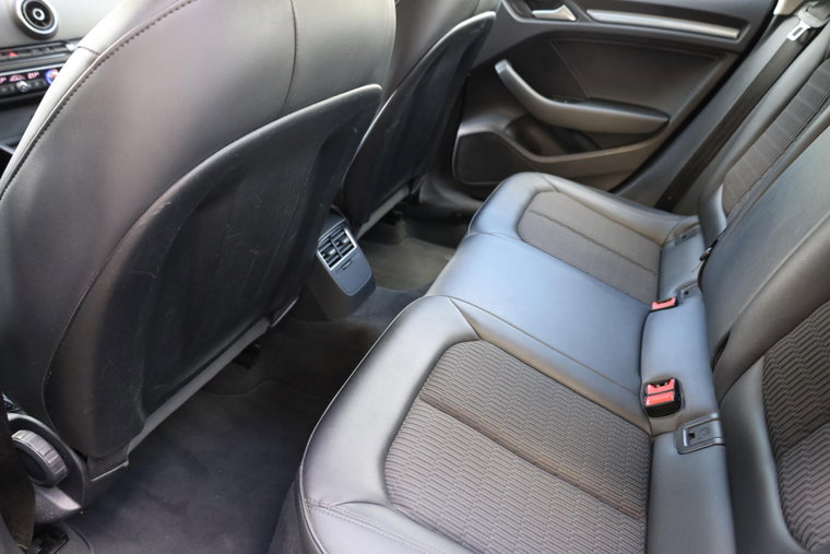 Vehicle Image 33