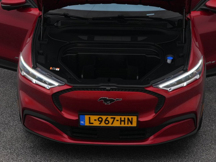 Vehicle Image 32