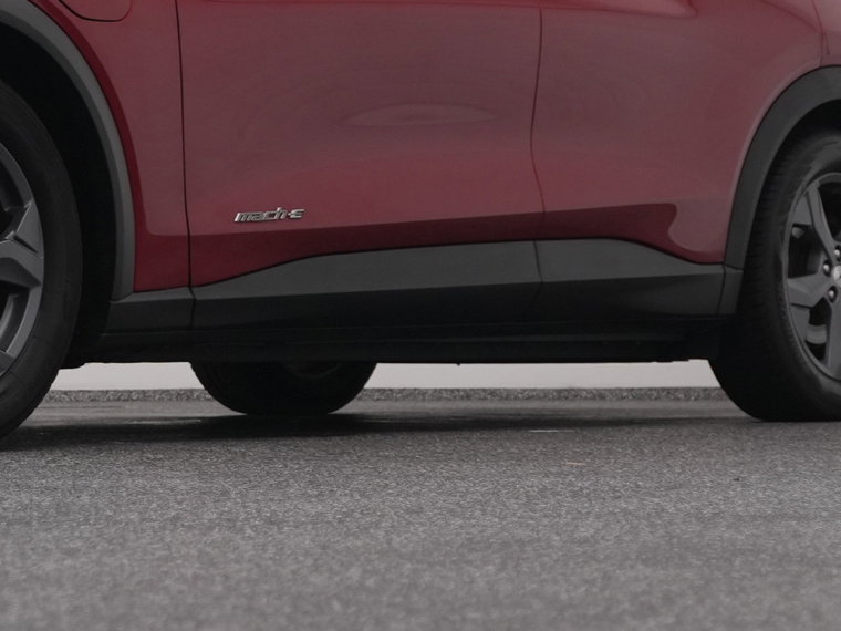 Vehicle Image 38